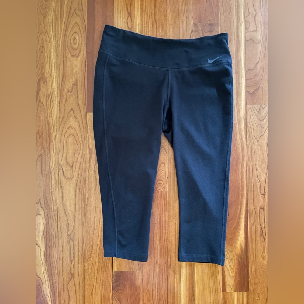 Nike Dri-Fit capri pants